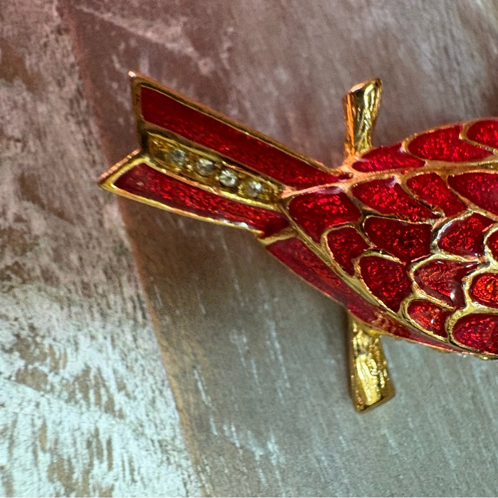 Hummingbird Pin Red Enamel Gold Tone Rhinestone - Picture 3 of 6